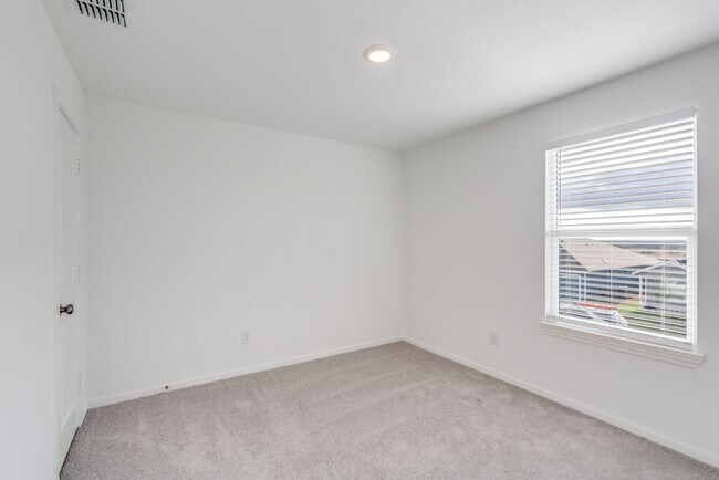 Building Photo - 3335 Gingham Pt