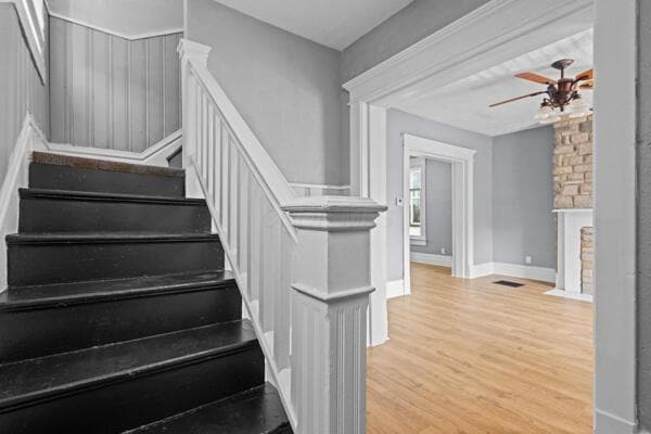 Building Photo - 571 Gilbert St