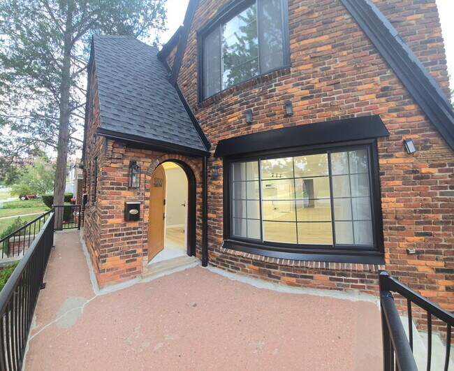 Building Photo - 19000 Chandler Park Dr