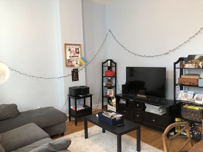 Building Photo - 700 Washington St