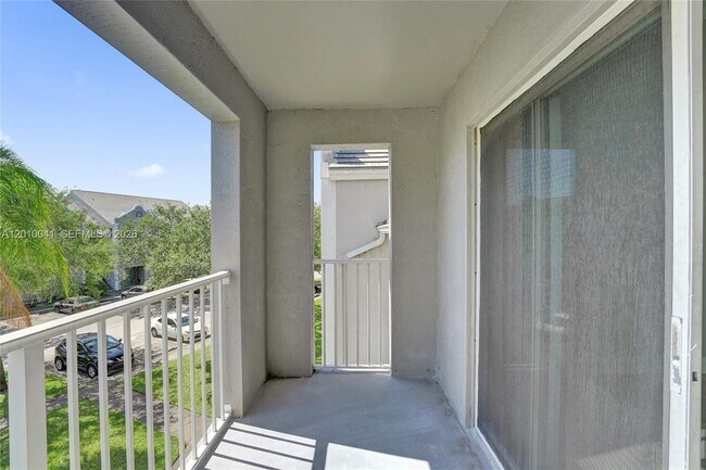 Building Photo - 631 SW 111th Ln