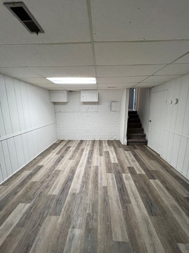 Building Photo - 3 Bedroom In Roanoke Estates!!