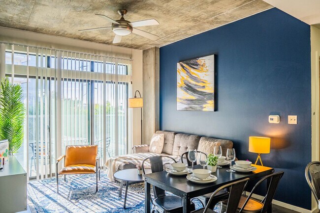 Building Photo - 333 E Roosevelt St