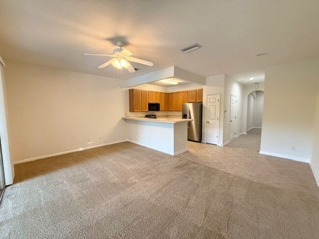Building Photo - Beautiful 2-Bedroom Townhome with Loft and...