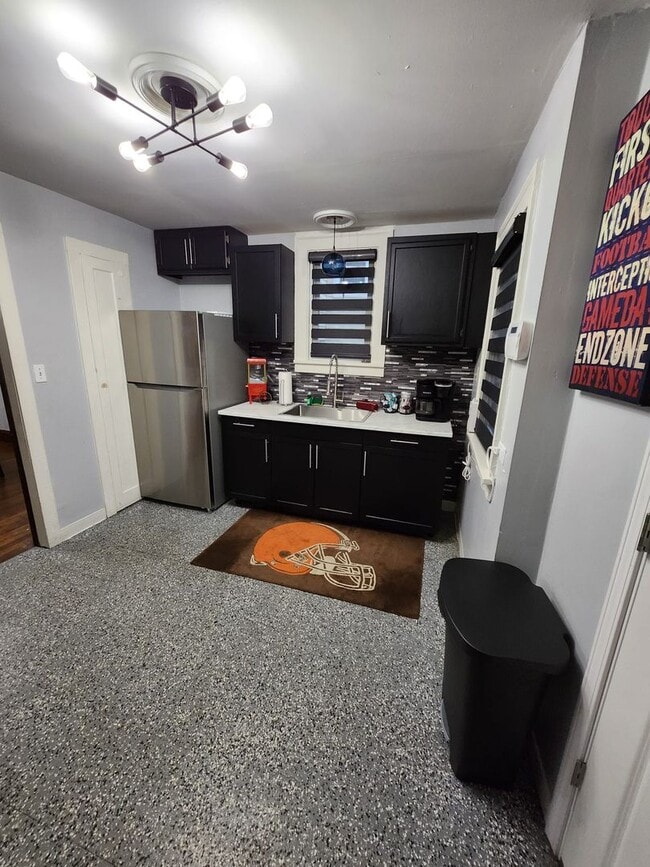 Building Photo - Beautiful Cleveland Heights Home – Prime Location