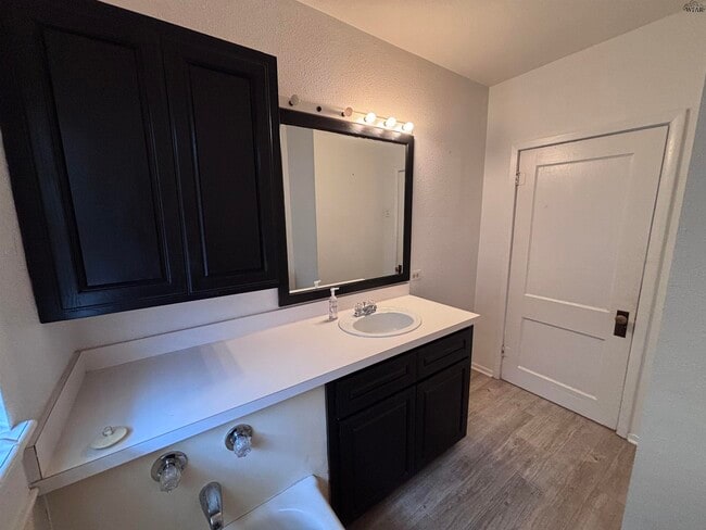 Building Photo - 1513 P B Ln