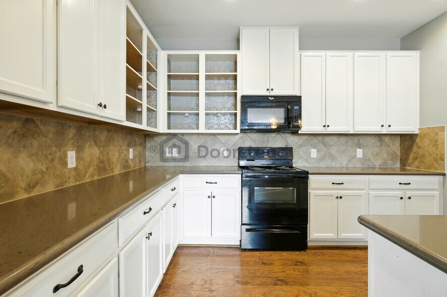 Building Photo - 920 Water Hyacinth Loop
