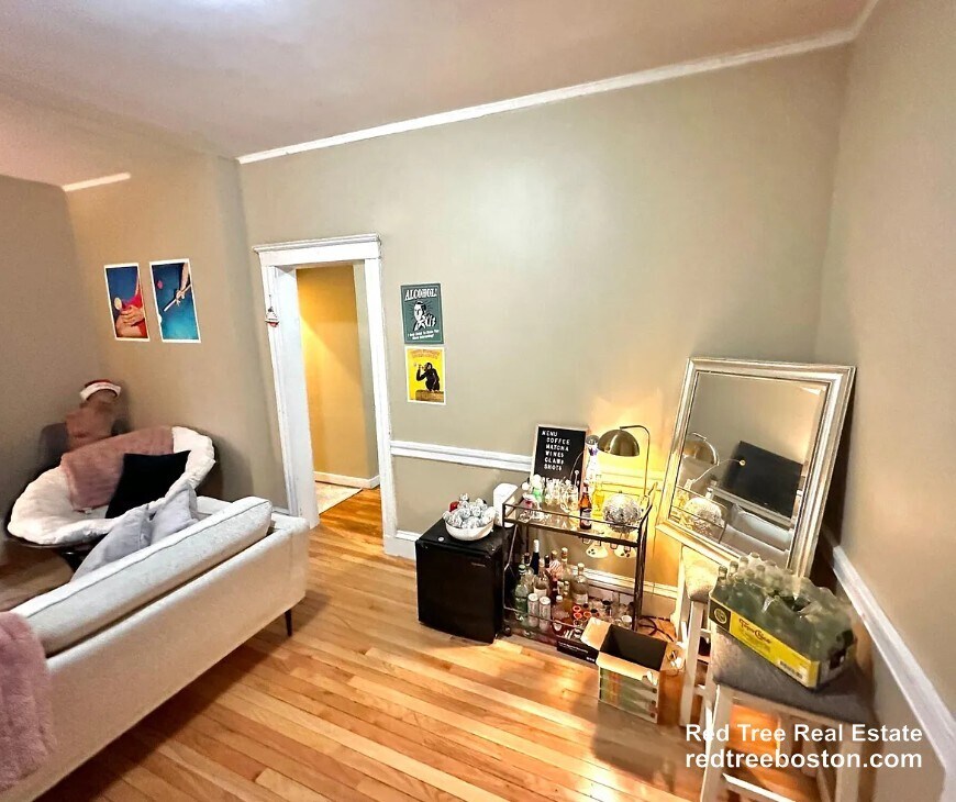 Building Photo - 68 Egmont St