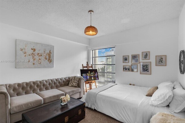 Building Photo - 575 Crandon Blvd