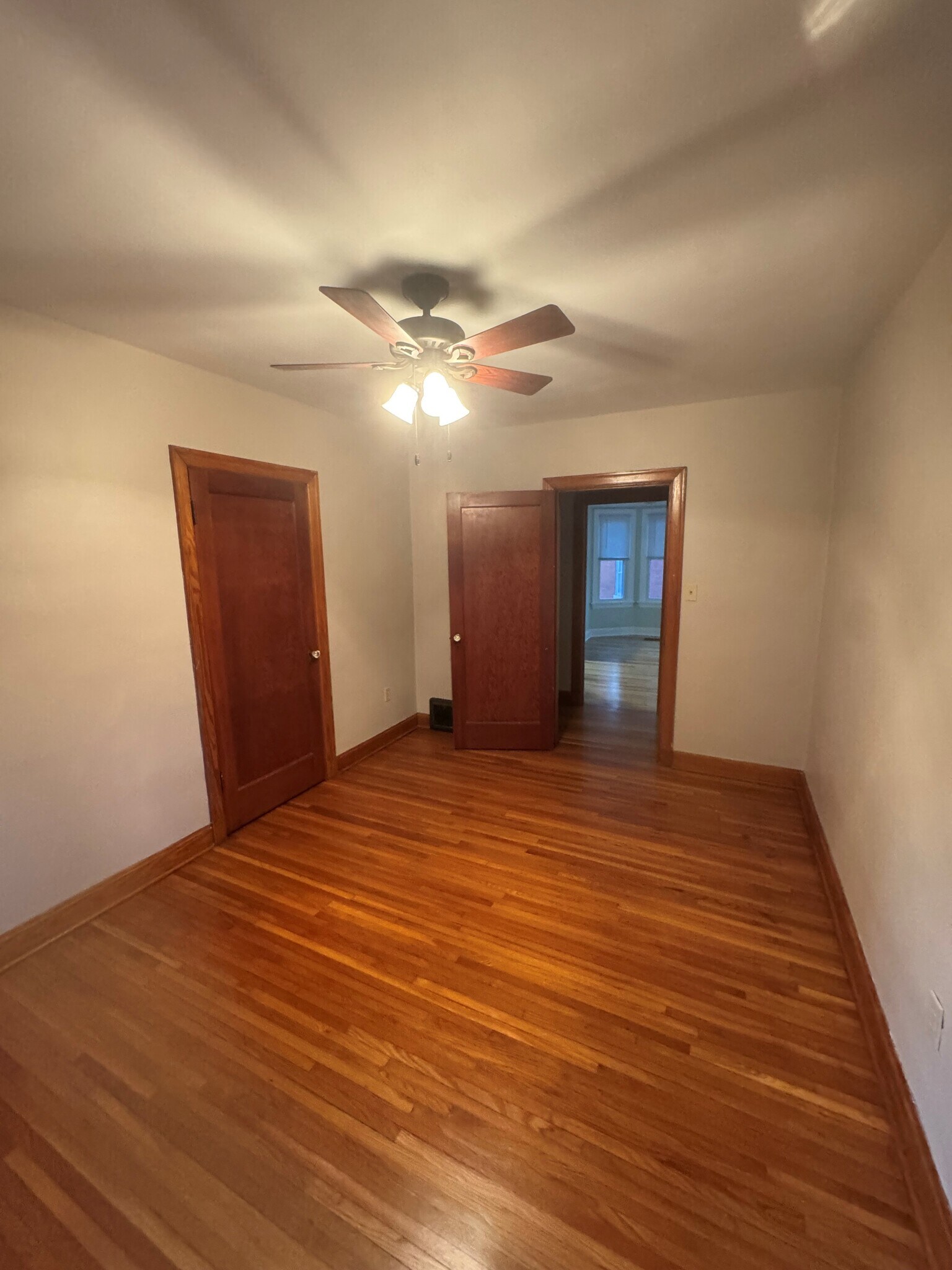 Building Photo - 922 Jefferson St