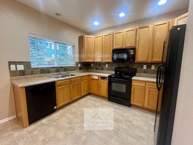 Building Photo - 1622 Woodpark Dr