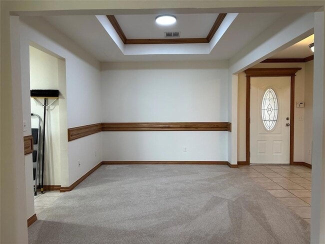 Building Photo - 15713 Traditions Blvd