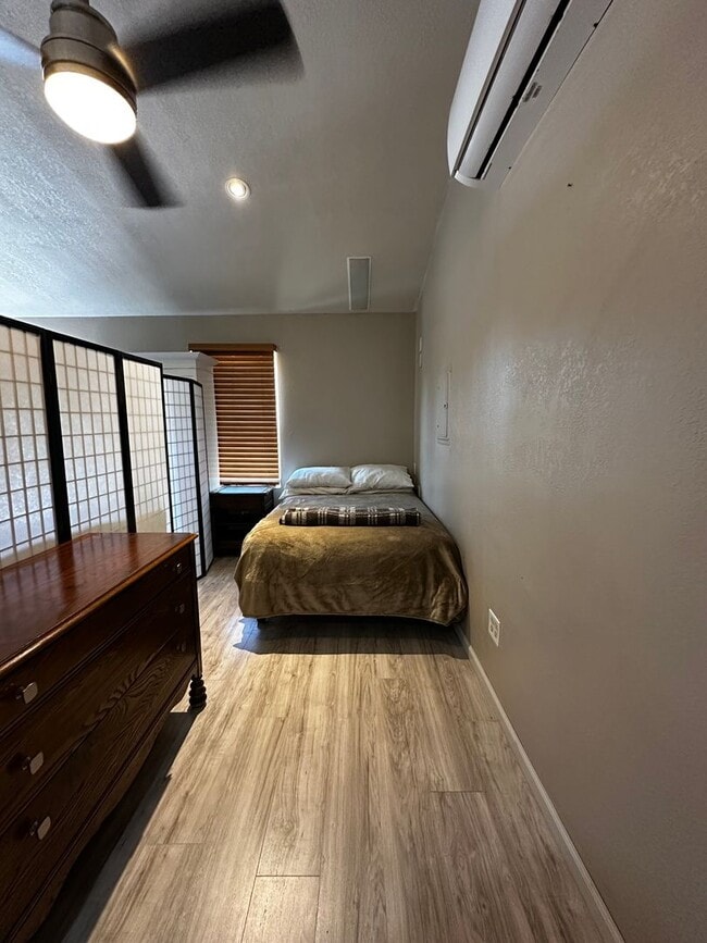 Building Photo - Studio apartment