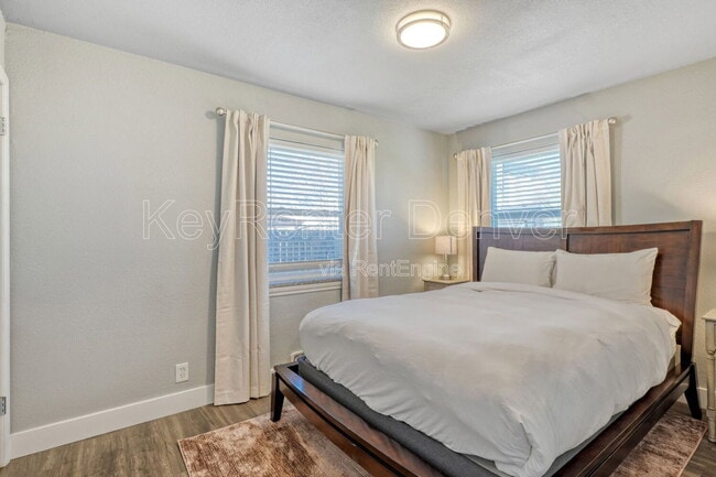 Building Photo - 4481 E Bails Pl