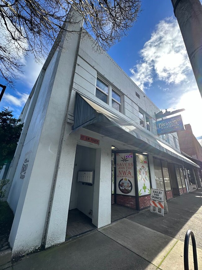 Primary Photo - Charmholm