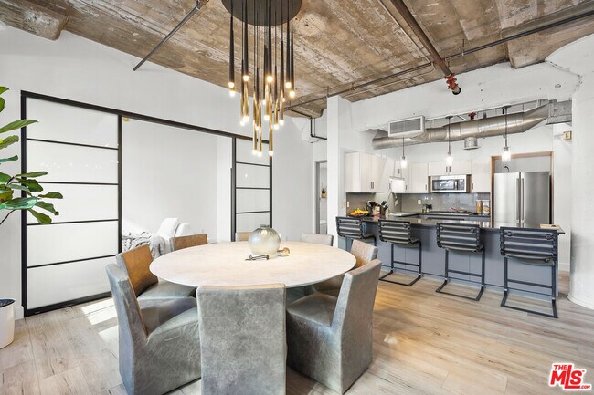 Building Photo - 1100 S Grand Ave