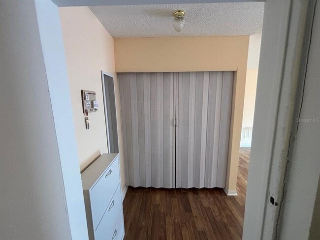 Building Photo - 660 62nd Ave N