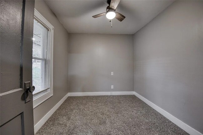 Building Photo - 586 Highland Ave