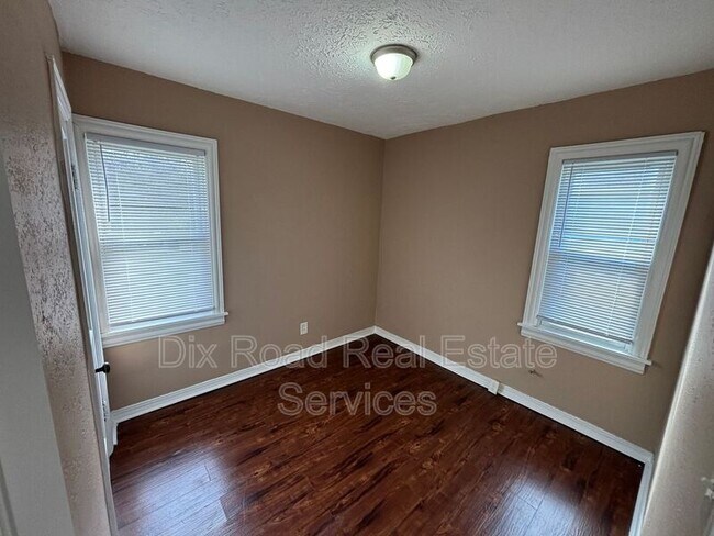 Building Photo - 1706 Meadow Ave