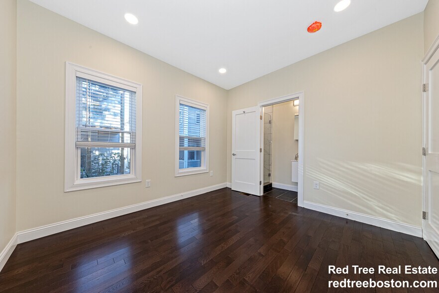 Building Photo - 62 Bradbury Ave