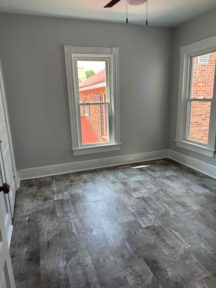 Building Photo - 307 Loucks Ave