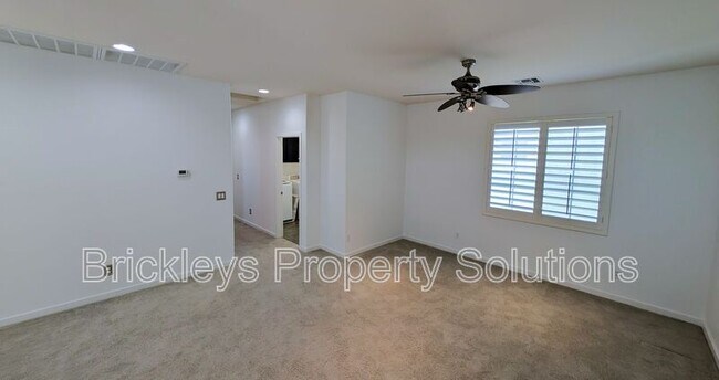 Building Photo - 2632 S Tobin