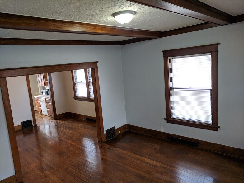 Building Photo - 1225 S 13th St