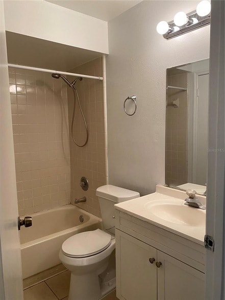Building Photo - 857 Pebble Creek Cir