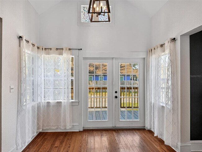 Building Photo - 1016 E Washington Ave