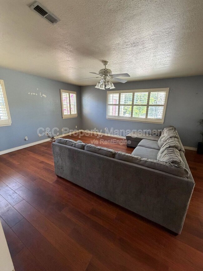 Building Photo - 18120 Raymond Ct