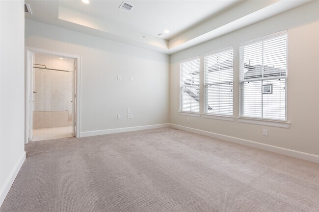 Building Photo - 2802 Grand Fountains Dr