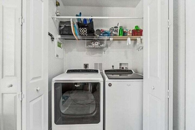 Building Photo - 207 Edenberry Ave