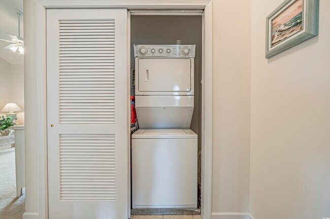 Building Photo - 500 Wickham Dr