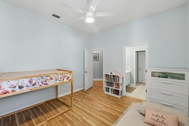 Building Photo - 8210 Prairie Ridge Way