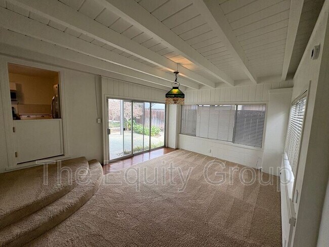 Building Photo - 1410 W Main St