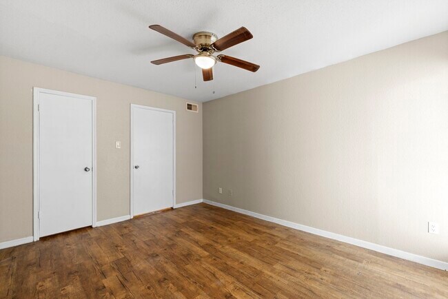 Building Photo - 9350 Country Creek St