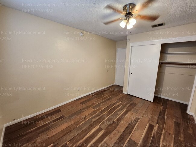 Building Photo - 3 bedrooms /2.5 bath two-story gem boasts ...