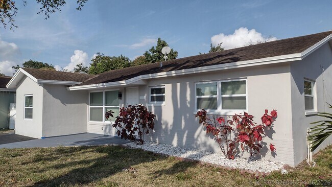 Building Photo - 22682 Family Cir
