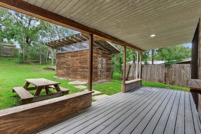 Building Photo - 4305 Leslie Ave