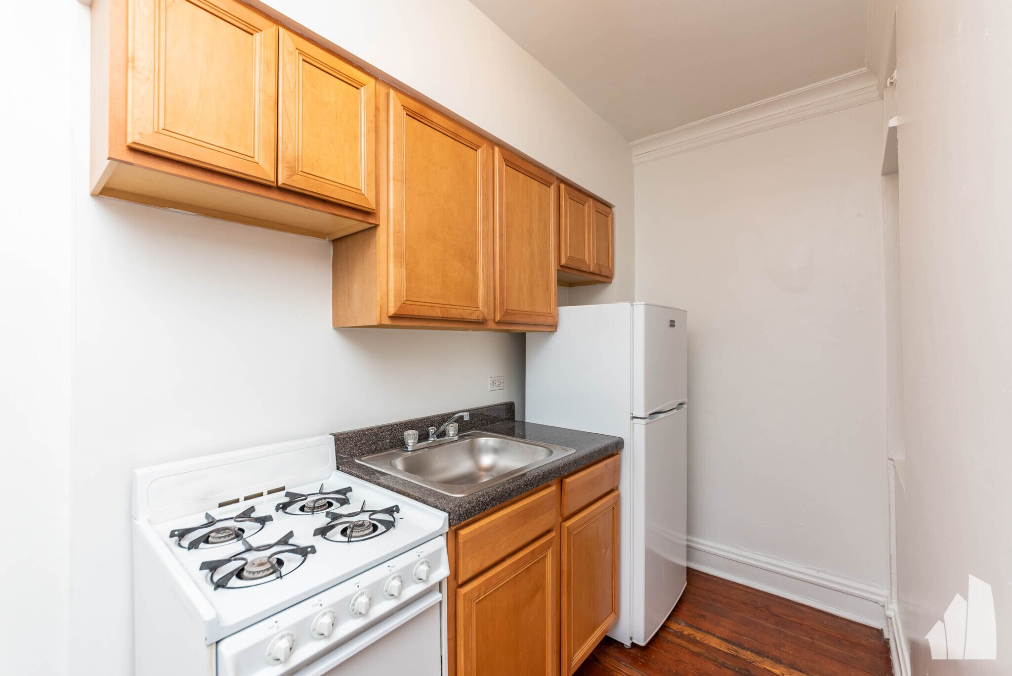 Building Photo - 4640 N Paulina St
