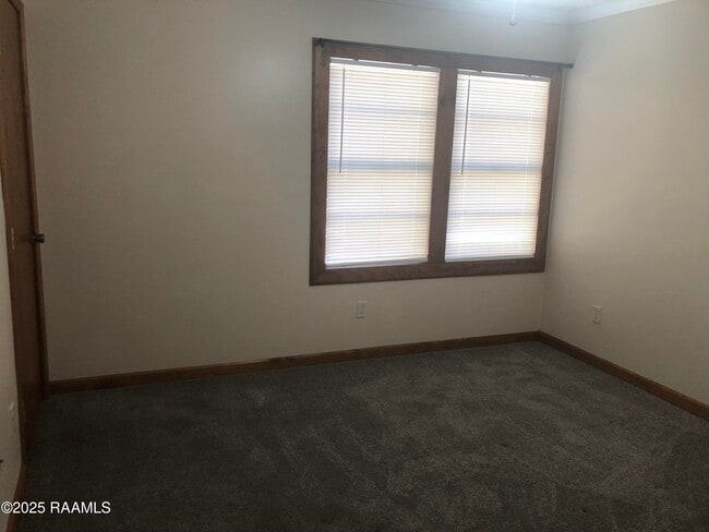 Building Photo - 3105 W Willow St