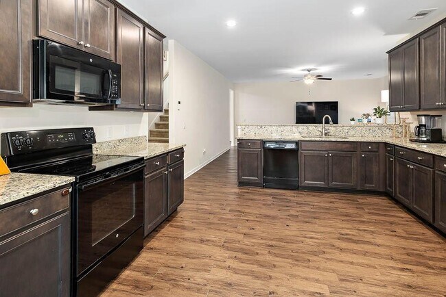 Building Photo - 174 Coral Dr