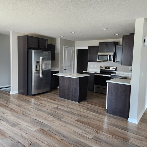 Building Photo - 1500 Primrose Dr SE