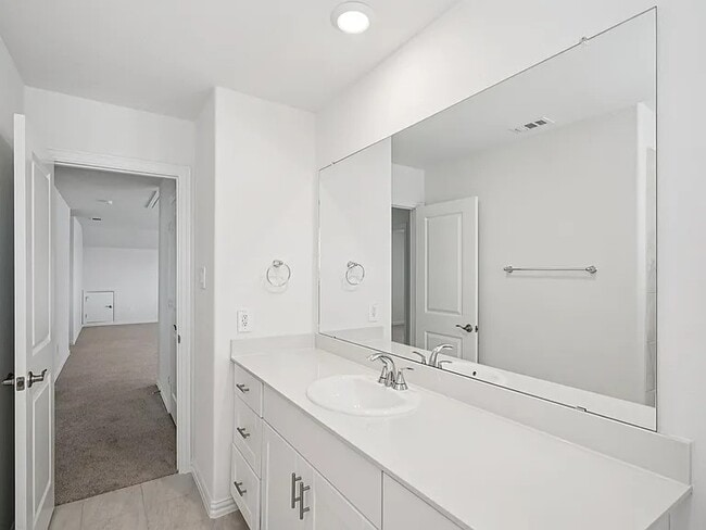 Building Photo - 522 Blanton St