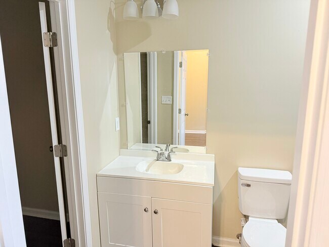 Building Photo - 719 Marsh Ave