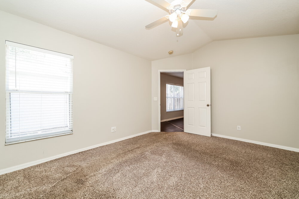 Building Photo - 10523 Lakeside Vista Dr