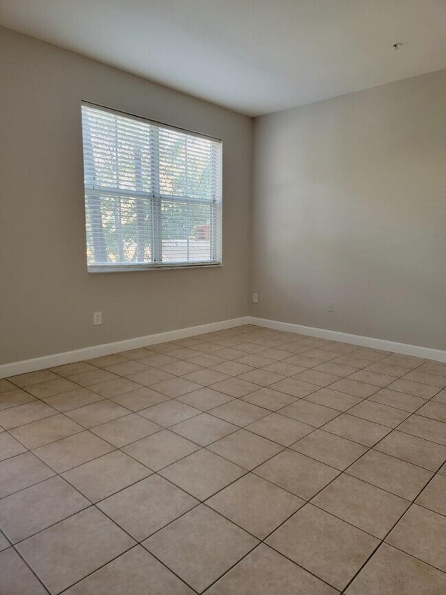 Building Photo - 3503 Shoma Dr