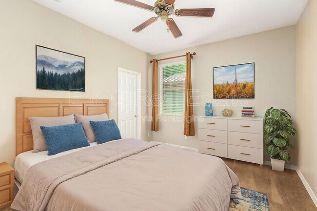 Building Photo - 35082 N Laredo Dr