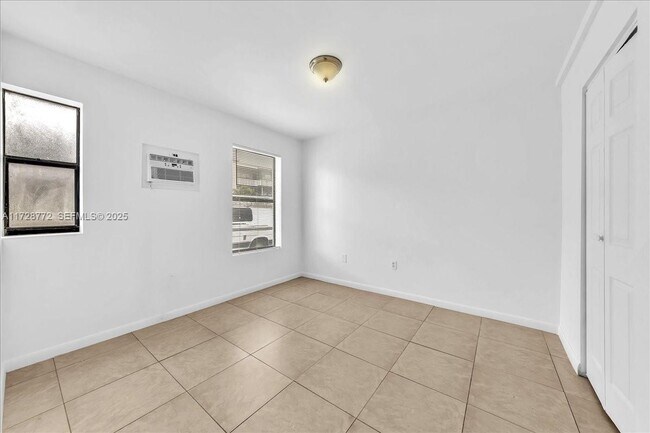 Building Photo - 365 NW 8th St