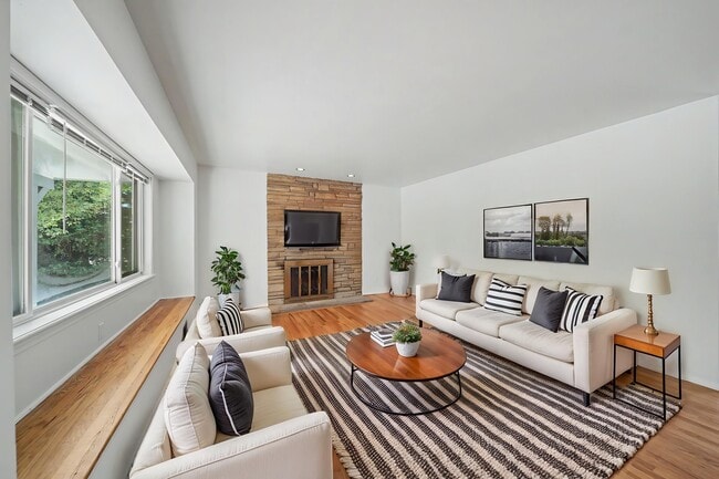 Building Photo - 2303 Braun Ct
